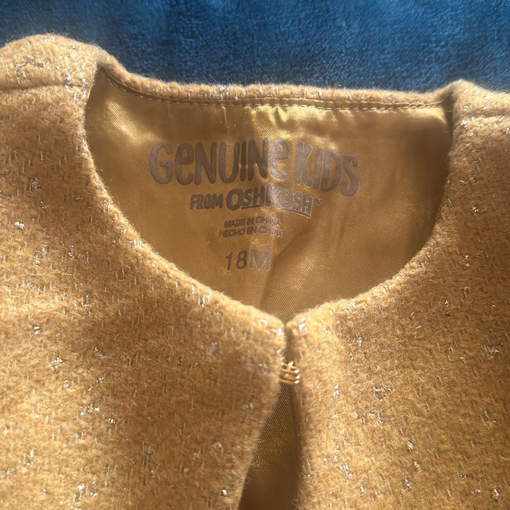Baby girl cape coat in mustard yellow - Picture 3 of 3